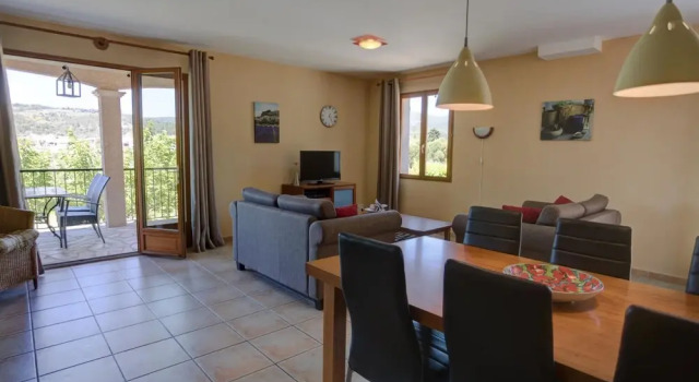 Villa Near Carcassonne With Heated Pool, Rezerwuj Willa Domki letniskowe w Felines-Minervois, Domek