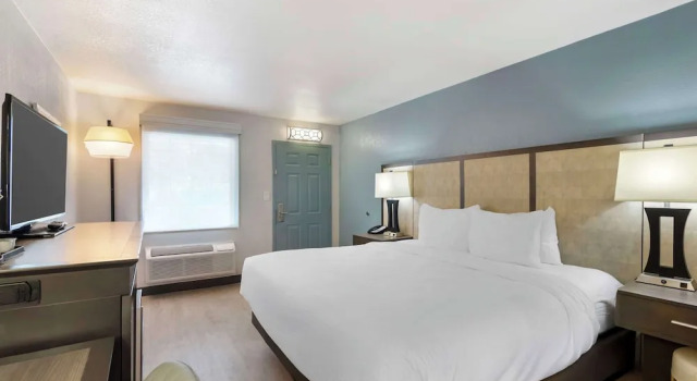 Двухместный номер с видом на бассейн Best Western Plus St. Simons