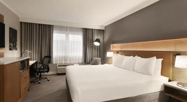 Номер Standard DoubleTree by Hilton Providence Airport Warwick