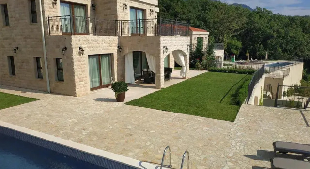 Villa Oak Leaf Residences