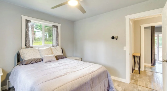 Коттедж Cozy North Bend Getaway Near Dunes + Ocean!