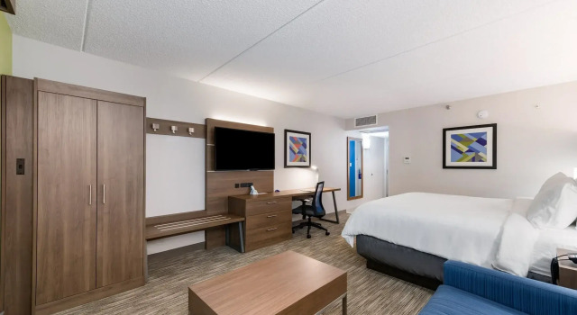 Country Inn & Suites by Carlson Naperville, Varaa Hotelli Naperville Chicago