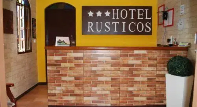 Hotel Rusticos, Забронировать Отель Консейсан-да-Барра Эспириту-Санту, рядом с Пляж Консейсан-да-Барра