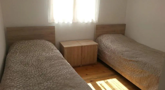 Guest House ALUDA, Rezervovat Penzión Hotely v Akhmeta s parkováním, Parkování