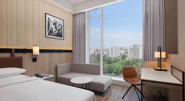 Four Points by Sheraton Nashik, Забронировать Отель Отели Насик 3 звезды, 3*
