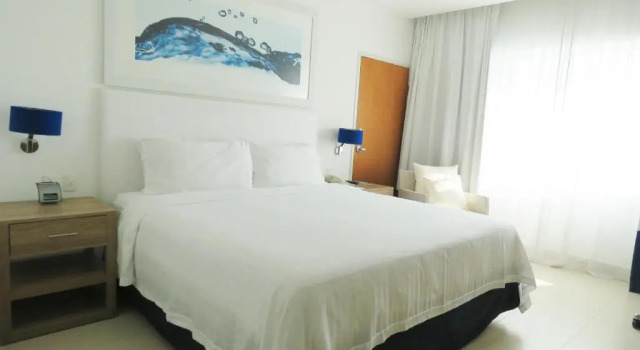 Run of House Holiday Inn Acapulco La Isla by IHG