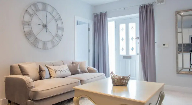 Апартаменты Modern Apartment in Stratford Upon Avon With Parking Wifi and Netflix