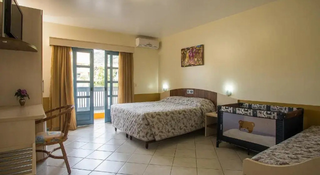 Трёхместный номер Standard с балконом Vila Olaria Hotel
