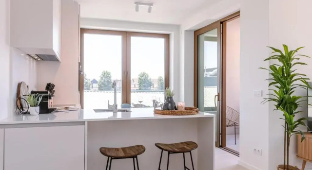 Апартаменты Stylish Apartment With Terrace Near the Beach