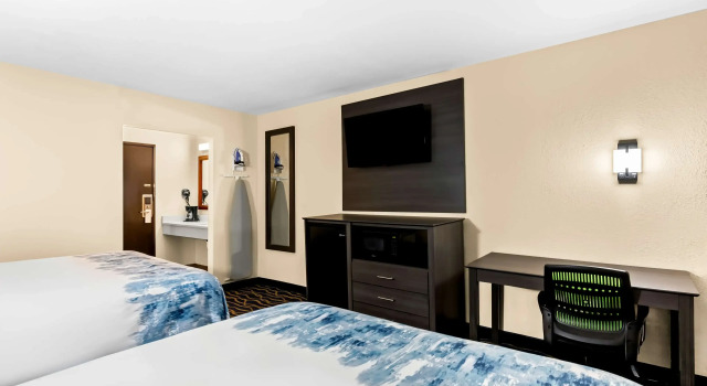 Четырёхместный номер Standard Americas Best Value Inn McMinnville