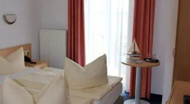 Двухместный номер Standard с балконом и с видом на море Hotel Garni Meeresgruß