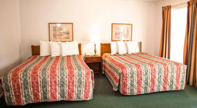 Четырёхместный номер Standard Wayfarer Inn Woodward