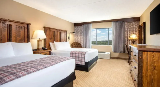 Четырёхместный номер Standard Lodge of the Ozarks