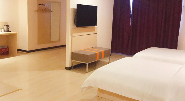 Двухместный номер Standard 7Days Premium Guiyang North Station