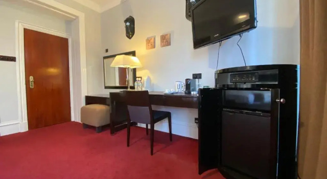 No6 West Coates, Забронировать Отель Отели Эдинбурга 3 звезды, рядом с Vietnam House Art Gallery, 3*