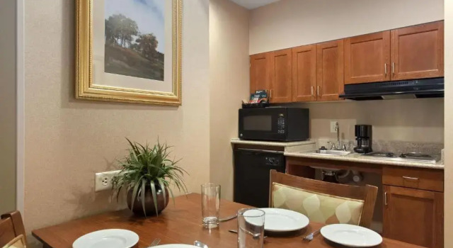 Четырёхместный номер Standard Homewood Suites by Hilton Rochester - Victor