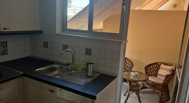 Апартаменты c 1 комнатой Amazing apartment in the center of Preveza! The G house