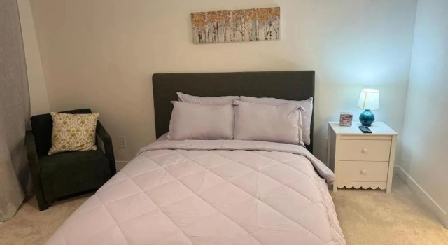 Modern Retreat 3BR 2&half Bath, Book Feriehus Villaer i Edmonton, Villa