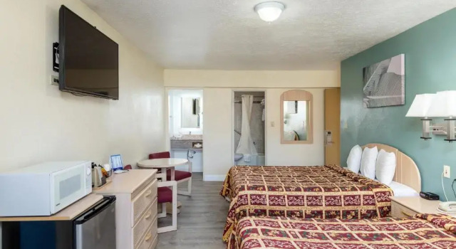 Четырёхместный номер Standard Stay Express Inn Elko
