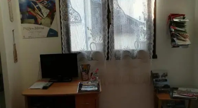 Le Petit Chalet -Appartement proche de la vieille ville , du centre ville et du Tram- PETIT DEJEUNER OFFERT, Забронировать Шале Коттеджи Ле-Ман, Коттедж