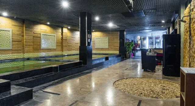RedDoorz Plus near Chadstone Mall