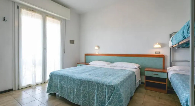 Четырёхместный номер Standard с балконом Hotel del Falco