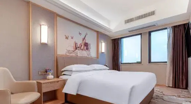 Люкс Vienna International Hotel (Liuzhou High-speed Railway Station Liunan Wanda Plaza)