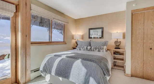 Laurelwood Condominiums 402, Забронировать Отель Сноумасс-Виллидж Горнолыжный курорт Аспен-Сноумас, рядом с Scooper