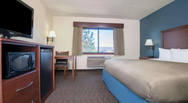 Двухместный номер Standard AmericInn by Wyndham Windsor Ft. Collins
