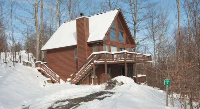 Tranquility Base, Book Feriehus Mount Storm West Virginia