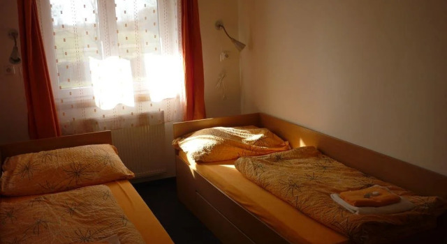 Penzion V Maštali, Rezerwuj Hotel Hotele w Central Bohemia z parkingiem, Parking