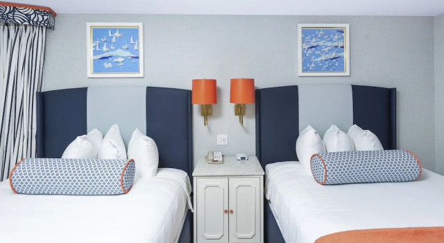 Четырёхместный номер Standard с балконом Anchorage Inn