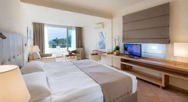 Двухместный номер Deluxe с балконом Parkhotel Delta, Wellbeing Resort