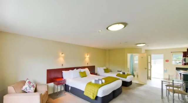 Студия Executive ASURE Avenue Motor Lodge