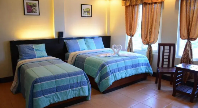 Трёхместный номер Deluxe Siayan Travellers Inn