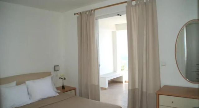 Linamare, Rezerwuj Hotel Kivérion Arcadia