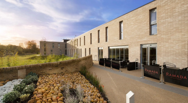 Ramada by Wyndham Leeds East, Prenota Hotel Leeds West Yorkshire