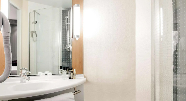 Двухместный номер Premium с видом на окрестности ibis Paris Meudon Velizy