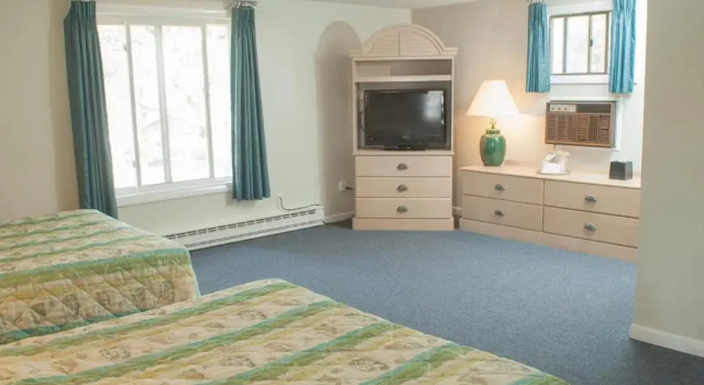 Четырёхместный номер Standard Southfleet Motor Inn
