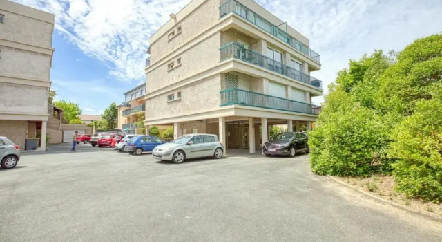 L'abstrait Alibigeois - Appartement moderne 135 m au calme avec 2 balcons, Book Lejlighed Lejligheder i Albi, Lejlighed