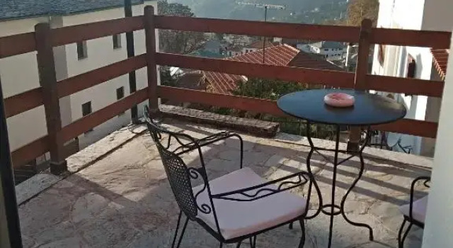 Четырёхместный номер Standard Karavos Hotel