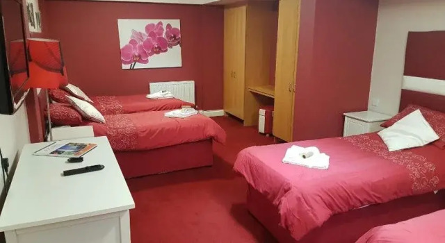 Sutherlands Hotel