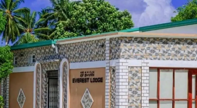 Everest Lodge