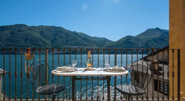 Апартаменты с балконом и с видом на озеро Lake View Apartments At the Pier Of Brienno - By House Of Travelers -