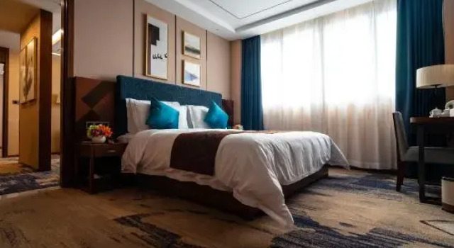 Люкс Business Peninsula International Hotel