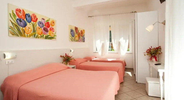 Четырёхместный номер Standard Hotel Lydia
