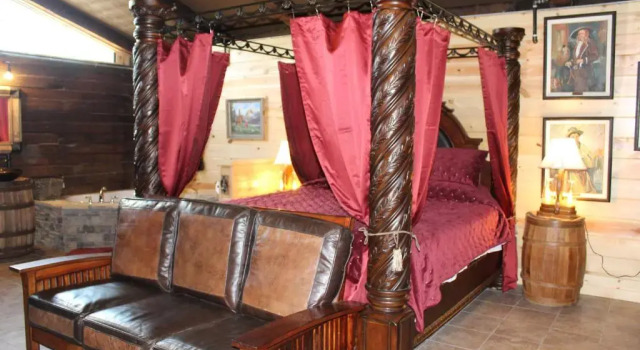 Samanthas Timber Inn, Prenota Hotel  