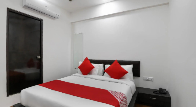 OYO 40139 Hotel Peradiot