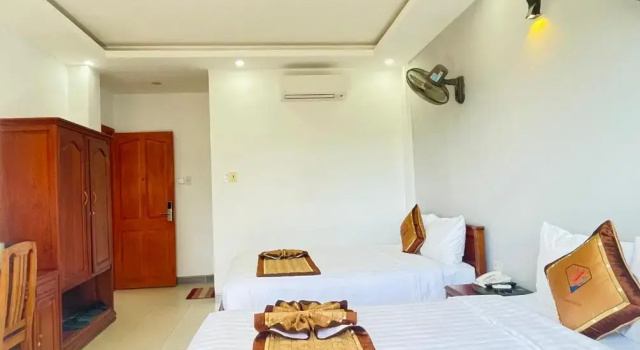 Двухместный номер Deluxe с балконом Y Linh Hotel