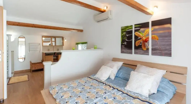 Beautiful Holiday Home With Garden, Забронировать Дом для отпуска Виллы Овернь-Рона-Альпы, Вилла